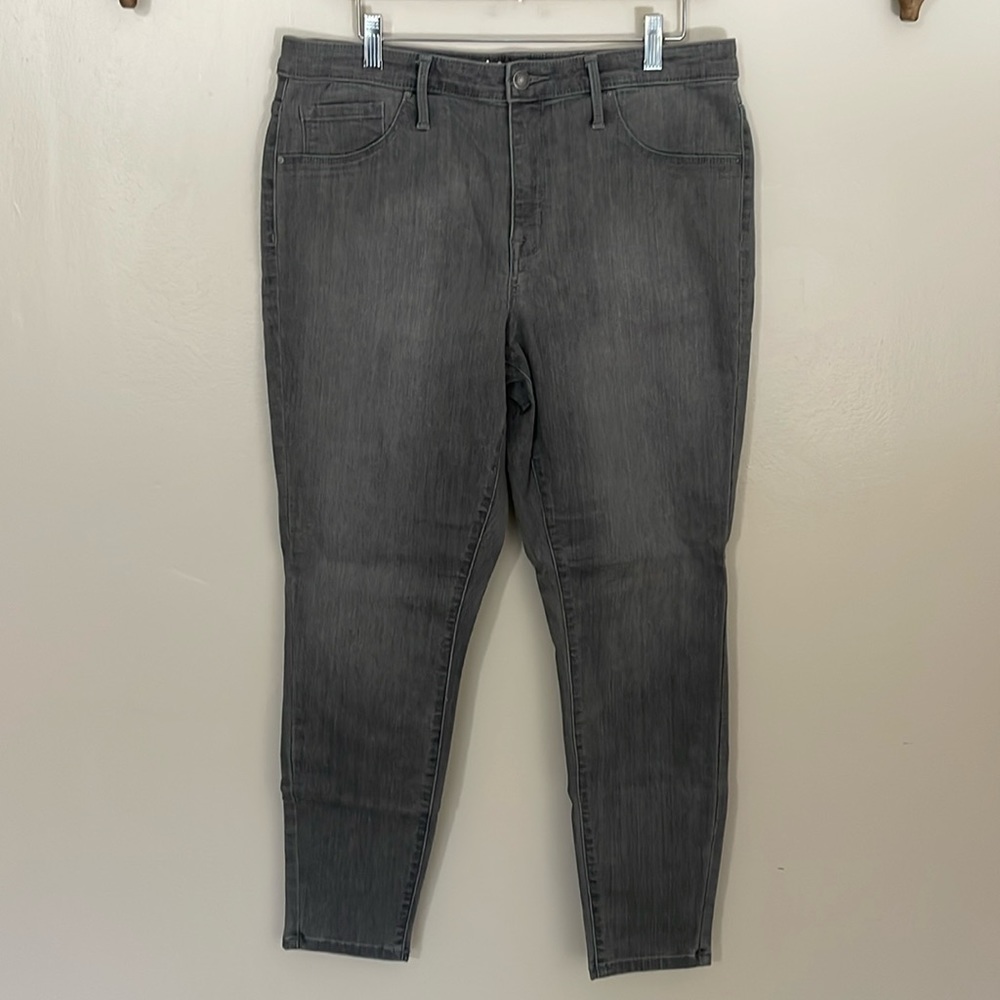 EUC Massimo High Rise Jegging. Size 14